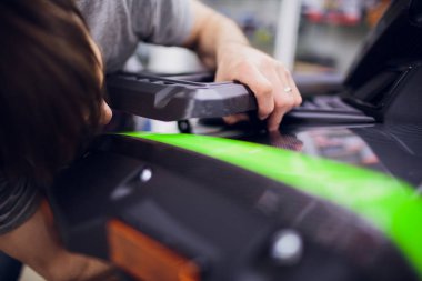 ATV, motosiklet, scooter tamir servis istasyonu aşırı taşıma