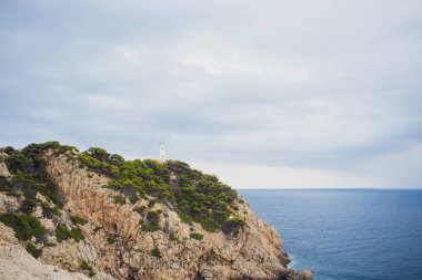 Cape Formentor Coast Kuzey Mallorca, İspanya fenerinde. Sanatsal gündoğumu ve alacakaranlık landascape.