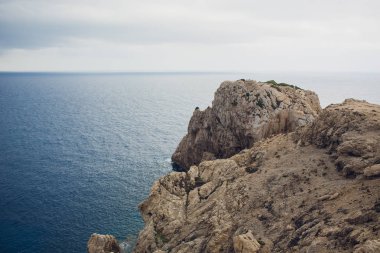 Cape Formentor Coast Kuzey Mallorca, İspanya fenerinde. Sanatsal gündoğumu ve alacakaranlık landascape.