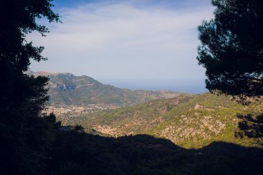 Güzel defne plaj turkuaz Karadeniz Dağları, Cala Sa Calobra. Mayorka. Balear Adaları. İspanya.