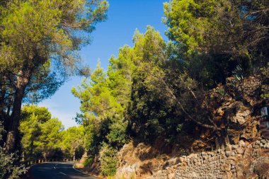 köy yolunda Avrupa Alpleri Mountain.