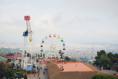 Tapınak Tibidabo Barcelona, İspanya üzerinde İsa'nın kutsal kalbi.