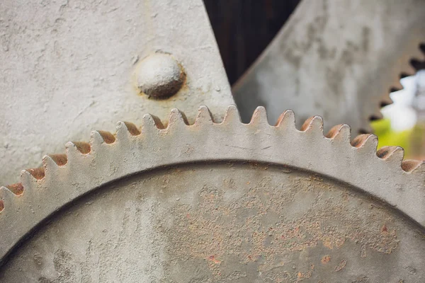 Metálico oxidado piezas de la máquina industrial foto de cerca . — Foto de Stock