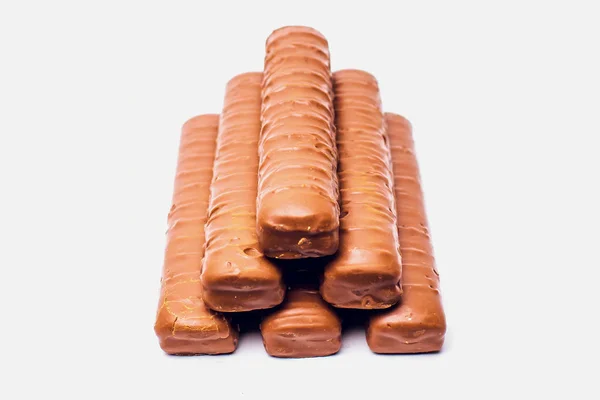 Caramel Chocolate Bar pe fundal alb — Fotografie, imagine de stoc