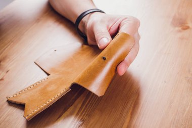 deri usta yapımı ürünler atölye Studio masada çalışma.