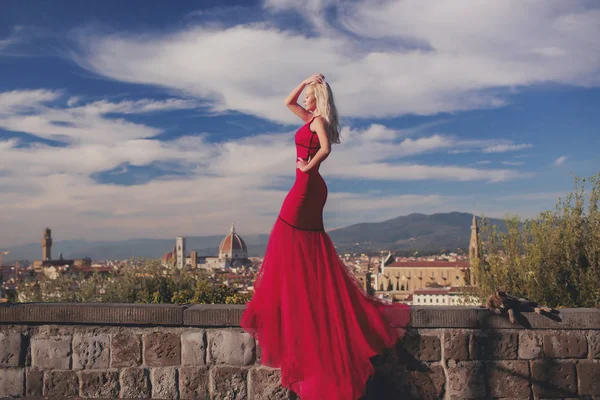 Fille Sensuelle Habillée Robe Rouge Florence Toscane — Photo