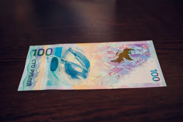 Billete de 100 rublos rusos hecho especialmente para los Juegos Olímpicos de Invierno en Sochi 2014 . —  Fotos de Stock