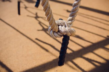 Yakın çekim halat düğüm satır Bahçesi background.selective odak ile birlikte bağlı.