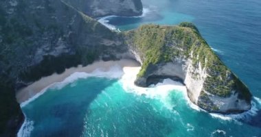 Manta Körfezi veya Kelingking Sahili Nusa Penida Adası, Bali, Endonezya
