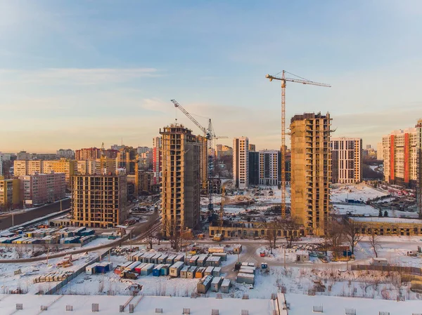 Apartman épületek építése, légi felvétel. téli. — Stock Fotó