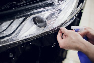 İşçi el araba boya koruma film sarma otomatik far yükler