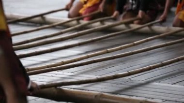 Tianjin şehrin merkezinde Garden'da neredeyse her gün oldman herkes Park Çin onun keman oynuyor.