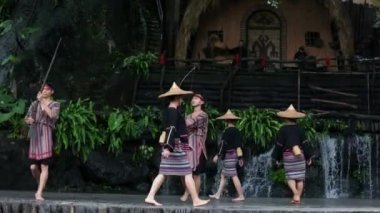 Hong Kong - 2 Mayıs 2018: Performans sırasında Hong Kongs Cheung Chau Bun Festivali, geleneksel Çin müziği performansı veren Chinas kültürel miras maddi olmayan bir parçası listelenir.