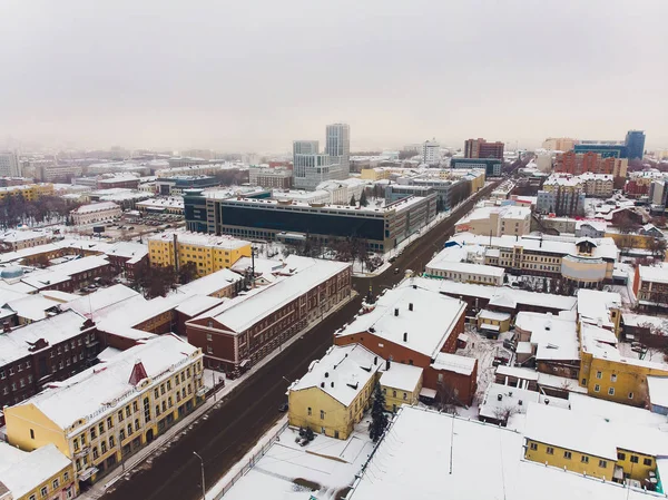 Construção de edifícios de apartamentos, vista aérea. inverno . — Fotografia de Stock