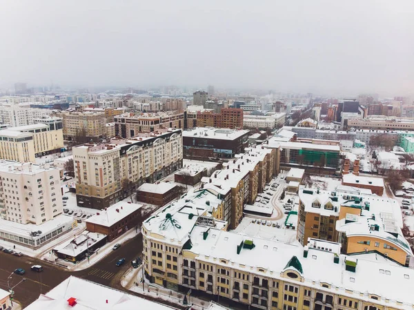 Construção de edifícios de apartamentos, vista aérea. inverno . — Fotografia de Stock