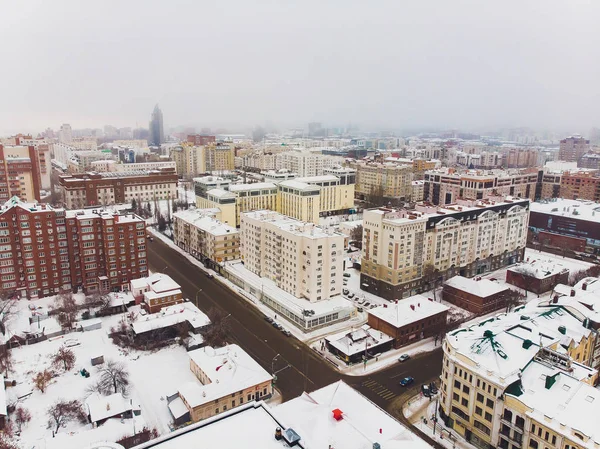 Construção de edifícios de apartamentos, vista aérea. inverno . — Fotografia de Stock