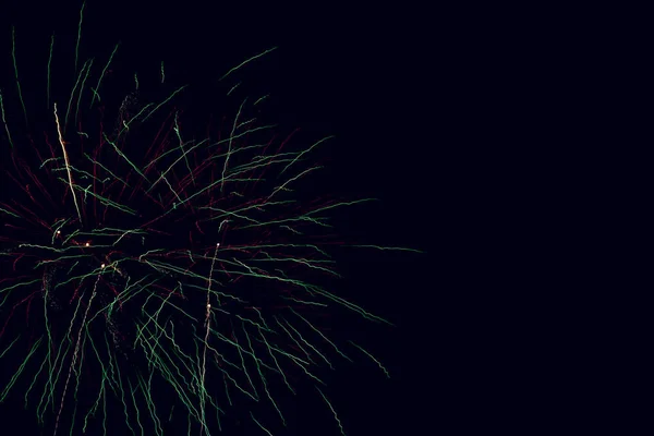Abstrakter farbiger Feuerwerkshintergrund mit freiem Platz für Text — Stockfoto