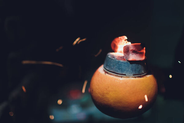 ароматизированный кальян табак и фрукты, миска грейпфрута
.