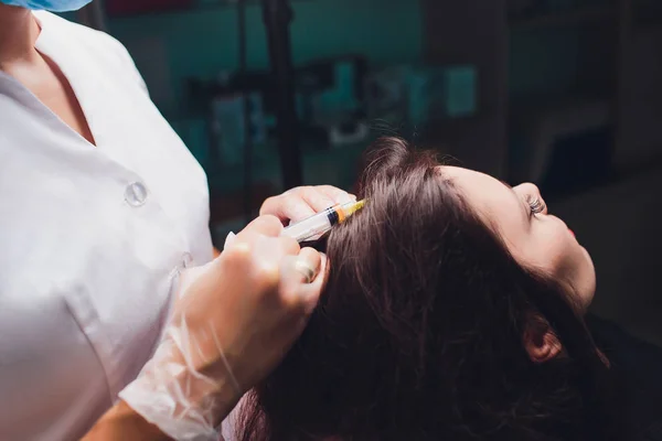 Procedimento Injeção Plasma Rico Plaquetas Estimulação Crescimento Cabelo Processo Terapia — Fotografia de Stock