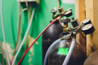 Kaynak gazı silindiri basınç göstergesi..