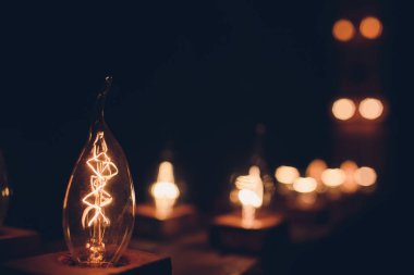 Dekoratif antika edison stil filaman ışık ampul.