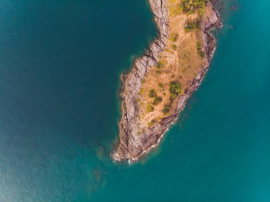 Phuket, Tayland phomthep veya Promthep mağara simgesi. Phuket Phromthep mağara görünüm noktası drone kamera havadan görünümü.