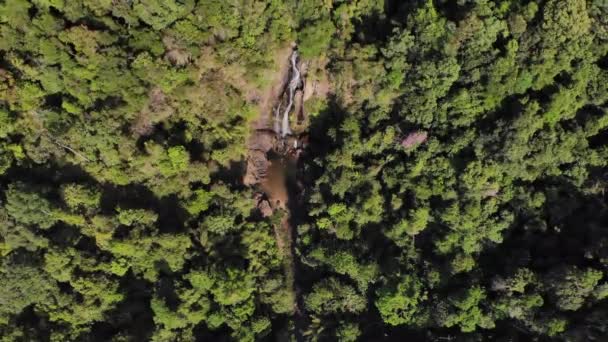 Tam Nang Vodopád, Národní park Srí Phang-Nga, okres Takuapa, Phang-Nga, Thajsko. — Stock video