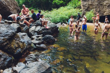 Phang-Ng, Tayland, 2 Mart 2019: Tam Nang Şelalesi, Sri Phang-Nga Ulusal Parkı, Takuapa Bölgesi, Phang-Nga, Tayland.