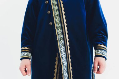 Ulusal Başkir kostümleri. Rusya halkı. Beyaz arka plan stüdyosu üzerinde Tatars.