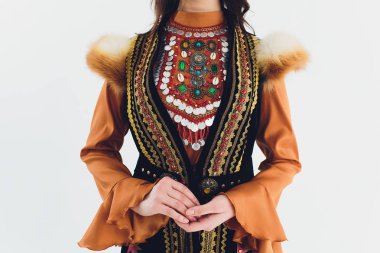 Ulusal Başkir kostümleri. Rusya halkı. Beyaz arka plan stüdyosu üzerinde Tatars.