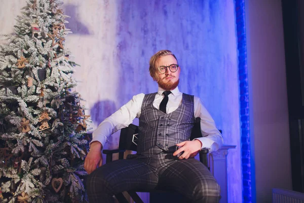 Perfect to the last detail. Modern businessman. Fashion shot of a handsome young man in elegant classic suit. Mens beauty, fashion. — Stock Photo, Image