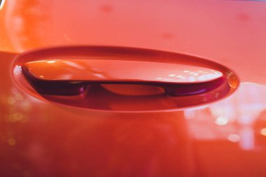 Japonya müşterileri için araba. Müşteri için araba kapı kolu kırmızı renk kullanma. Taşıma ve otomotiv görüntü için duvar kağıdı veya arka plan kullanma. Sarı