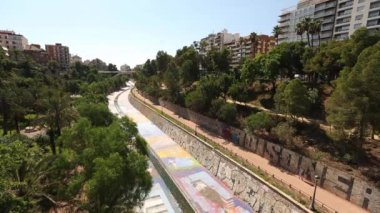 Alicante, İspanya, 12 Aralık 2018: Alicante şehrinde güzel sokak, Costa Blanca, İspanya.