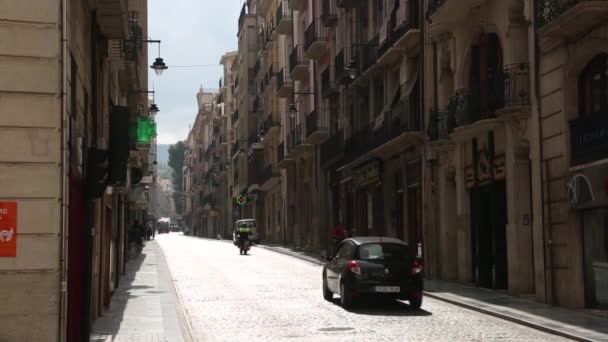 Alicante, Espanha, 12 de dezembro de 2018: Beautiful street in Alicante city, Costa Blanca, Espanha . — Vídeo de Stock