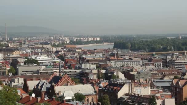 Vista de la ciudad de Budapest desde el paisaje . — Vídeos de Stock