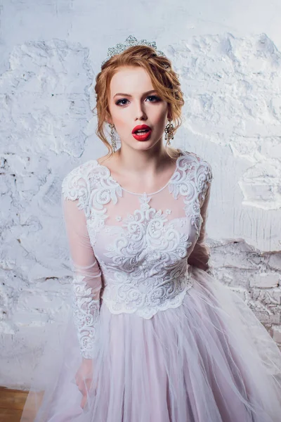 Mariée robe de mariée blanche mariage amour femme fille . — Photo