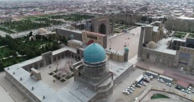 Aerial cityscape Registan Meydanı eski Özbek mimarisini keşfetmek ve büyük mozaik süslemeleri, Semerkant, Özbekistan zevk için en iyi yerdir.