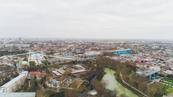 Uzbequistão Tashkent Maior paisagem urbana aérea de masjidi menor . — Fotografia de Stock