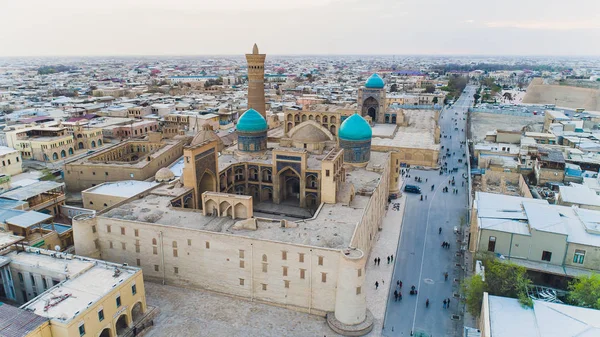 De prachtige binnenkant van de Kalon moskee Bukhara, Oezbekistan. UNESCO werelderfgoed. — Stockfoto