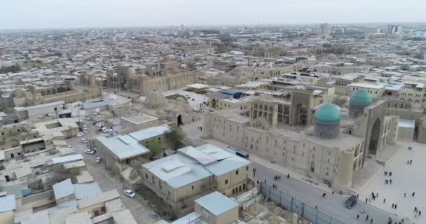 Nádherná vnitřní část mešity Kalon Bukhara, Uzbekistán. Světové dědictví UNESCO. — Stock video