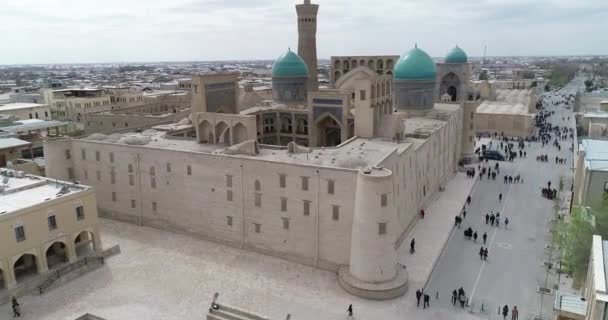 The wonderful inside of the Kalon mosque Bukhara, Uzbekistan. UNESCO world Heritage. — Stock Video