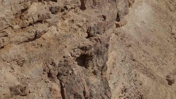 Makhtesh Ramon kraterde Negev Çölü, İsrail. — Stok video