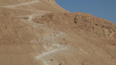 Masada, ne zaman? İsrail'in güney bölgesinde eski sur. İsrail'in Ölü Deniz bölgesinde Masada Milli Parkı. Masada kalesi.
