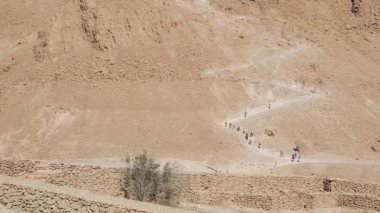 Masada, ne zaman? İsrail'in güney bölgesinde eski sur. İsrail'in Ölü Deniz bölgesinde Masada Milli Parkı. Masada kalesi.
