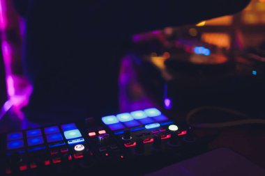 Dijital MIDI denetleyicisi panel renkli disko ışığı ile Dj açmak tablo konsol ses cihazı.