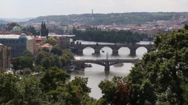 Charles köprüsü yakınlarındaki Prags eski şehir bir resim.