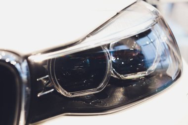 Far araba projektör Led modern lüks teknolojisi ve otomatik ayrıntı.