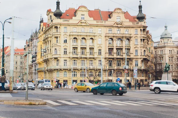 Praag, Tsjechische Republiek-december, 2018: prachtige architectuur van de gebouwen in de oude stad van Praag. — Stockfoto