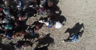 Hisor, Tacikistan - 30 Temmuz 2018: Tacikistan'da geleneksel oyun, at sırtında dövüş.