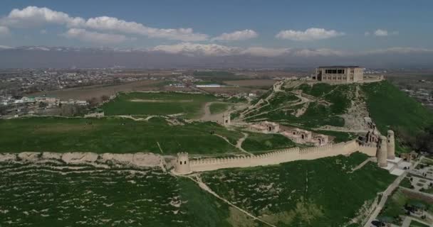 Vista de la fortaleza Hisor en Tayikistán, Asia Central . — Vídeos de Stock